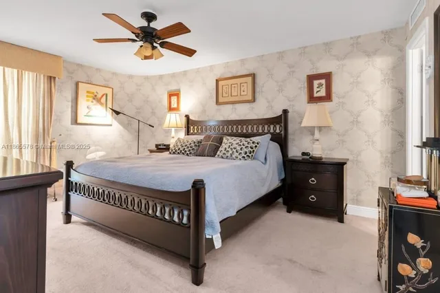 Trianon Unit 206 photo 9