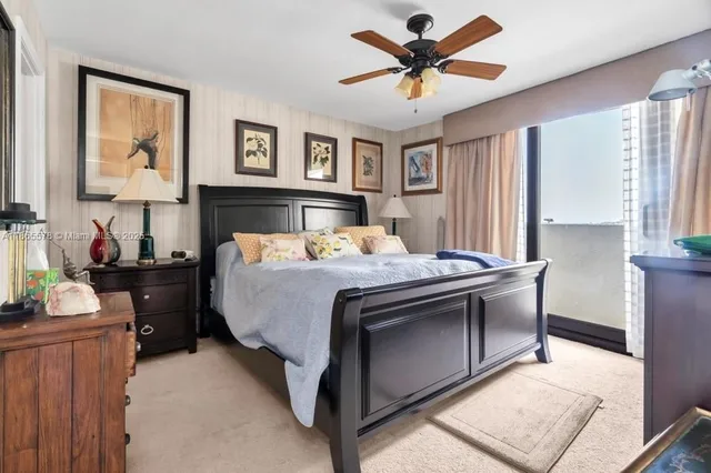 Trianon Unit 206 photo 12