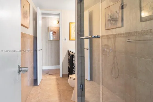 Trianon Unit 206 photo 16