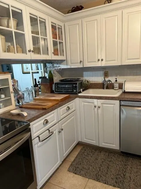 Unit 207 photo 3