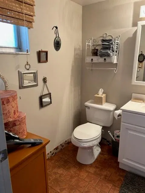 Unit 207 photo 5