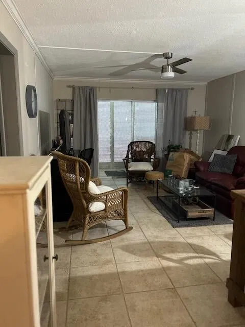 Unit 207 photo 6