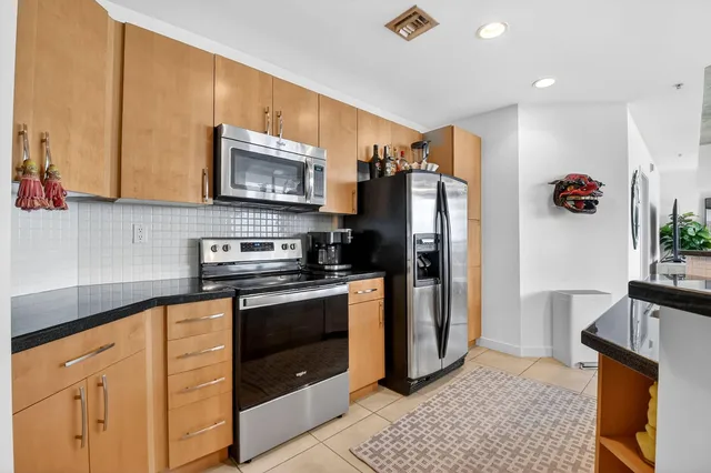 The Edge Unit 1205 photo 8