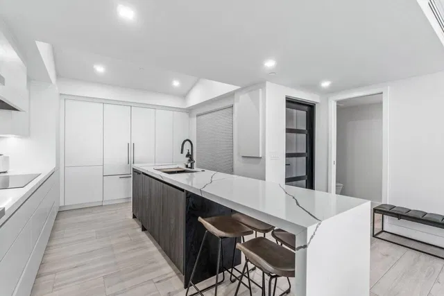 Unit 104 photo 11