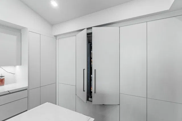 Unit 104 photo 13