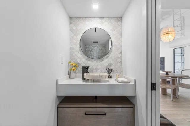 Unit 104 photo 15
