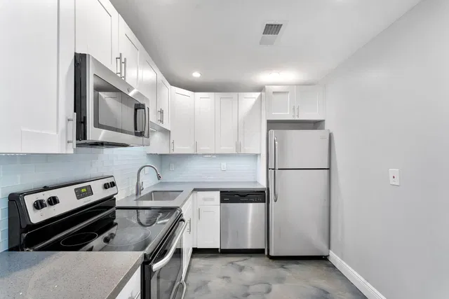 Unit 3070 photo 3