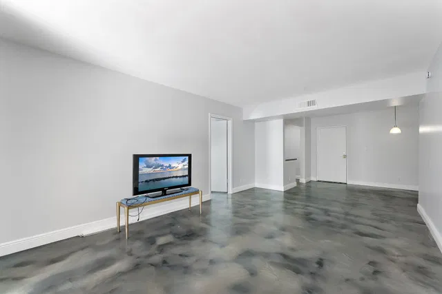 Unit 3070 photo 5