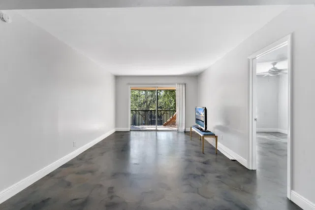 Unit 3070 photo 10