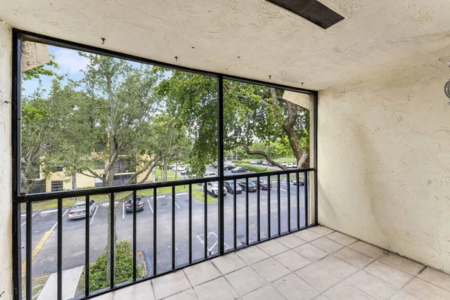 Unit 3070 photo 18