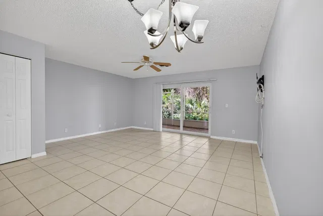 Residence photo 5