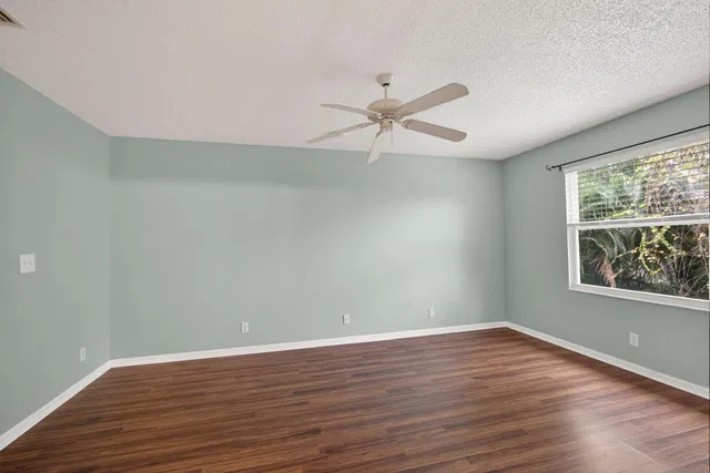 Residence photo 24
