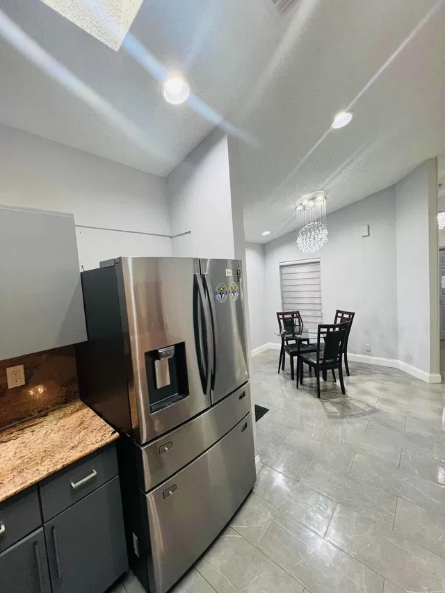 Residence photo 9