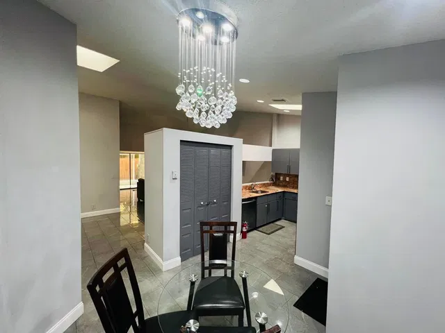 Residence photo 10