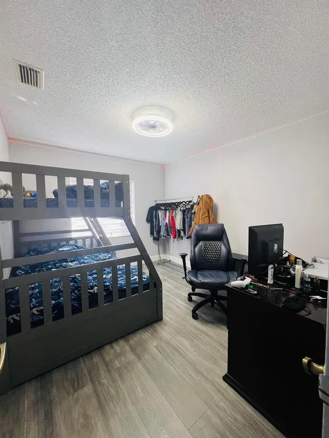 Residence photo 14