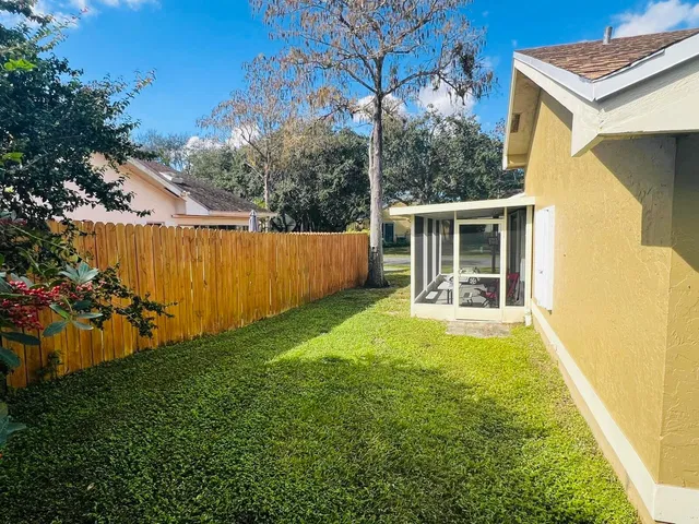 Residence photo 24