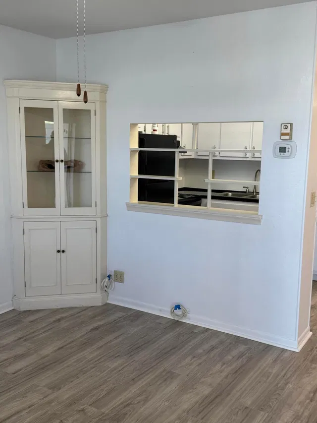  Unit 209 photo 5