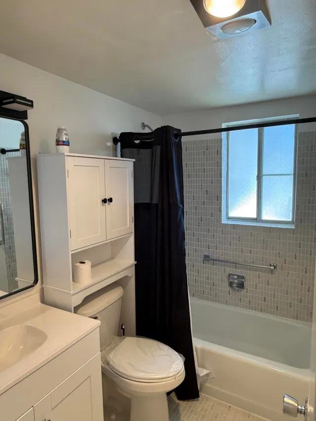 Unit 209 photo 8