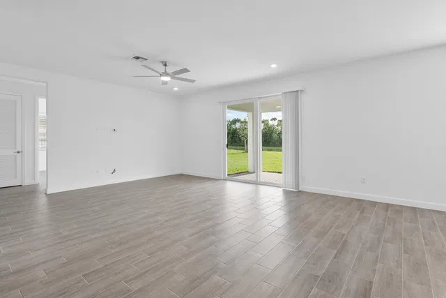  Residence photo 15