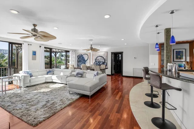 Unit C photo 18