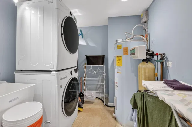Unit C photo 29