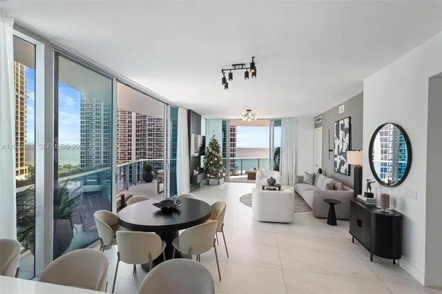 Aurora Sunny Isles Beach 905