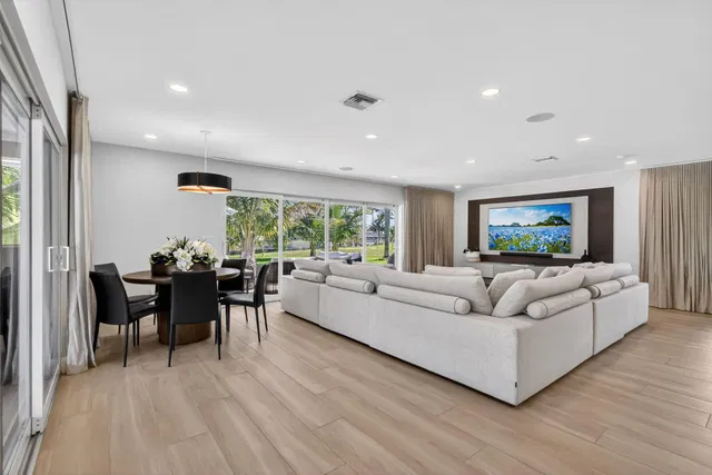 Residence photo 12