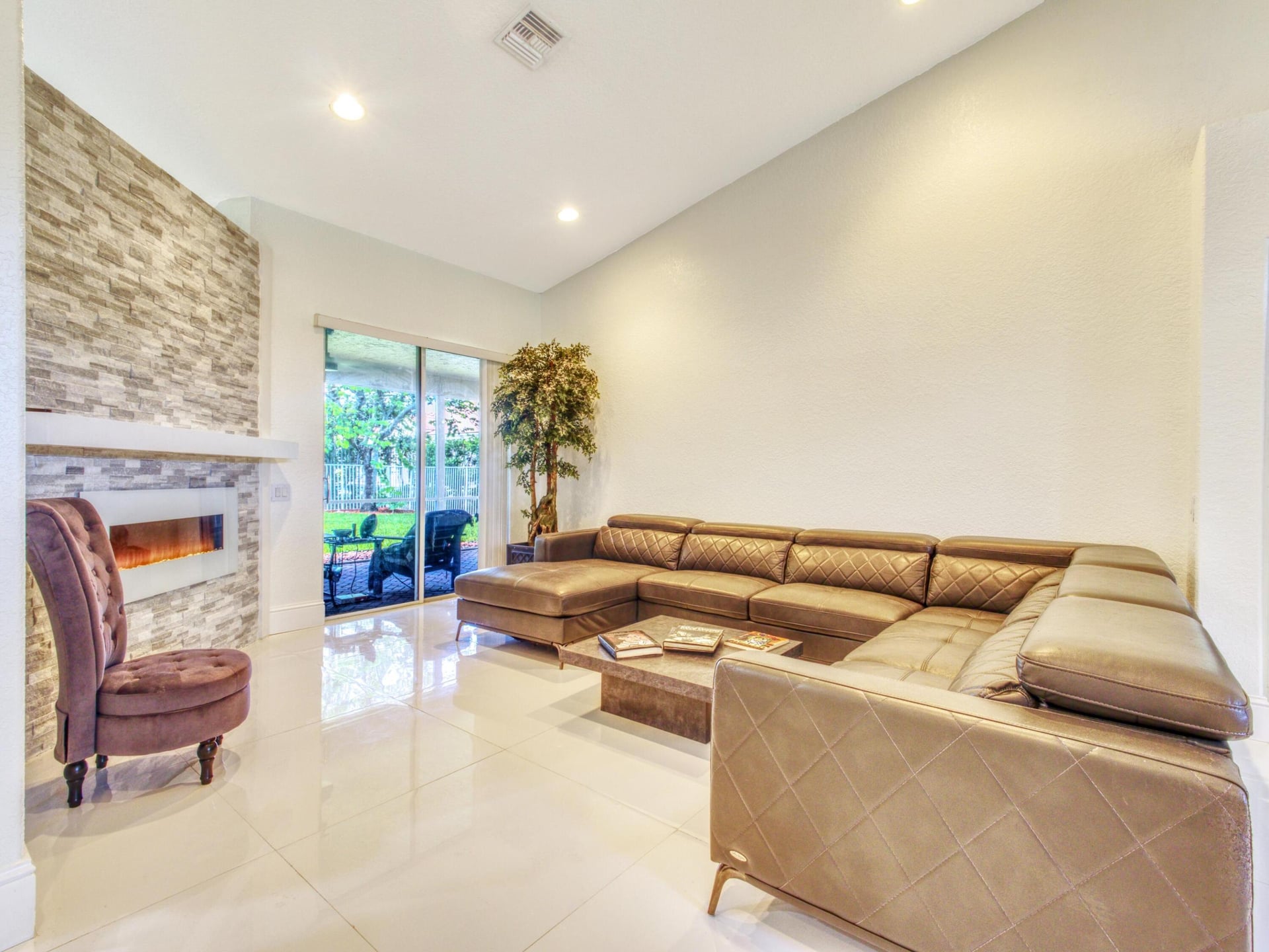  Residence photo 8