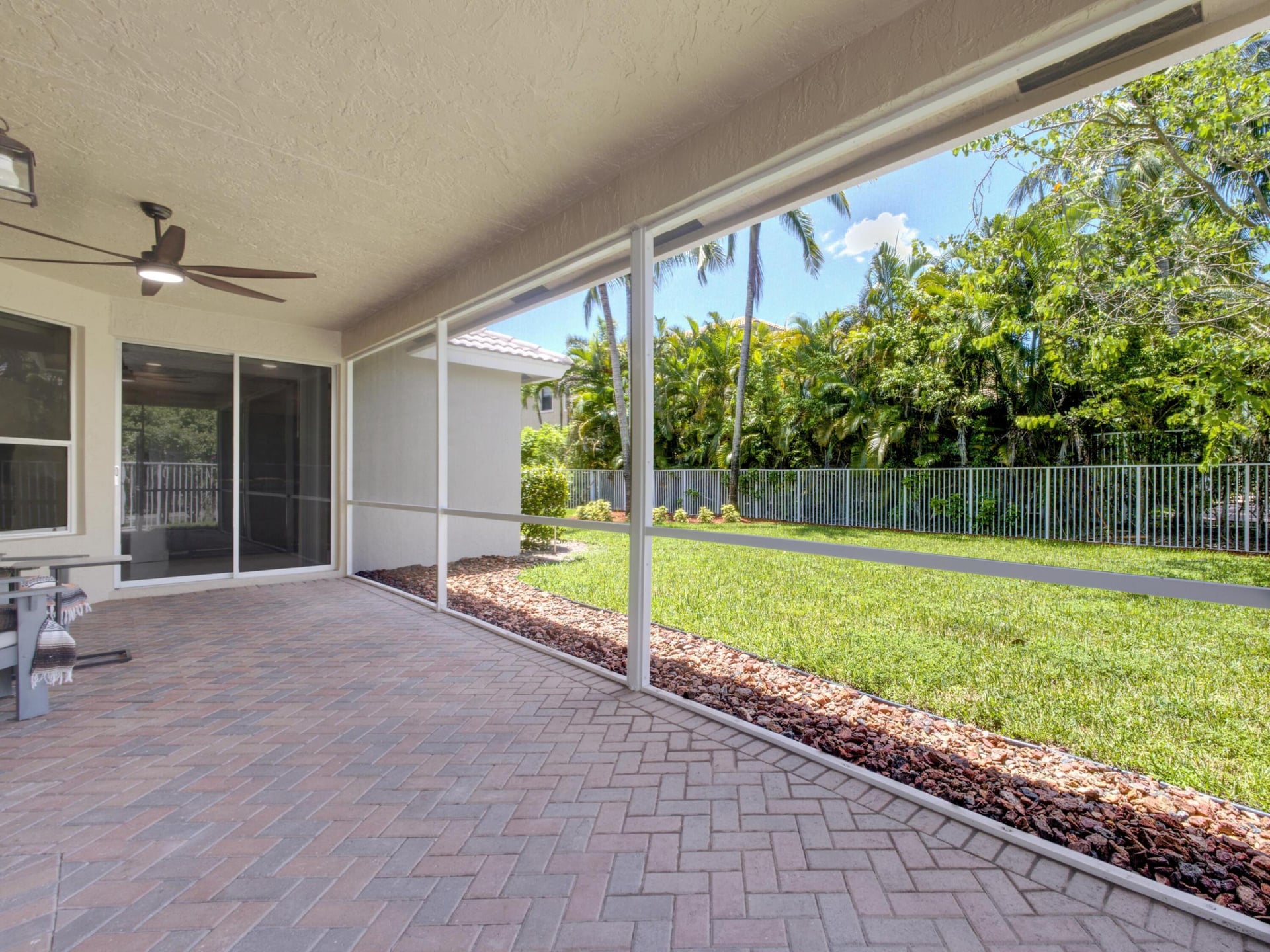  Residence photo 24