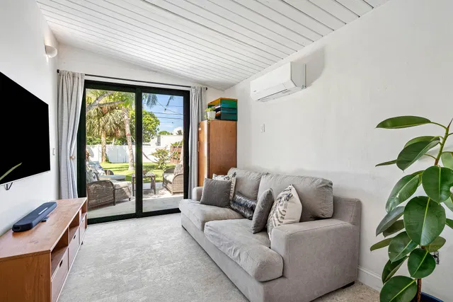 Residence photo 4