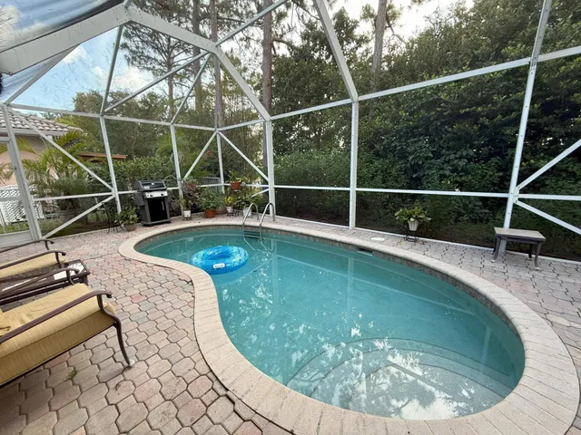 Residence photo 2