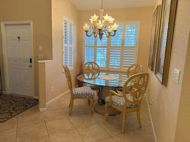 Residence photo 3