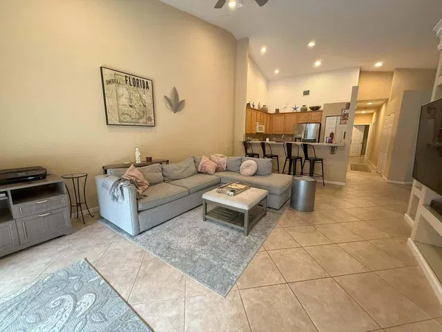 Residence photo 11