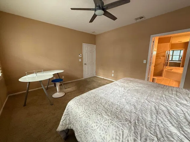 Residence photo 23