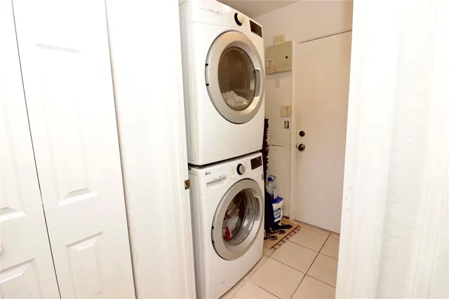 Residence photo 30