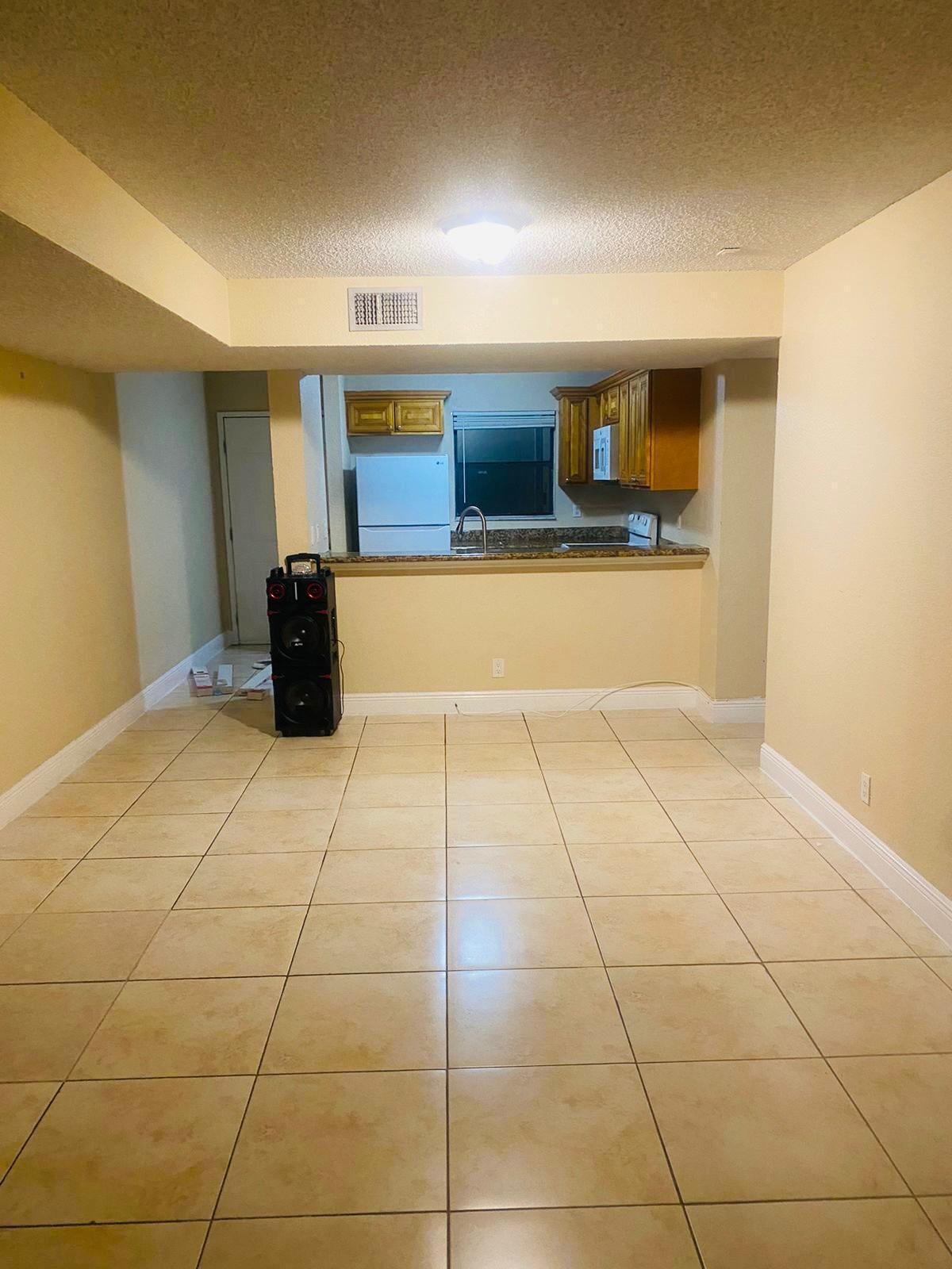 Unit F photo 28