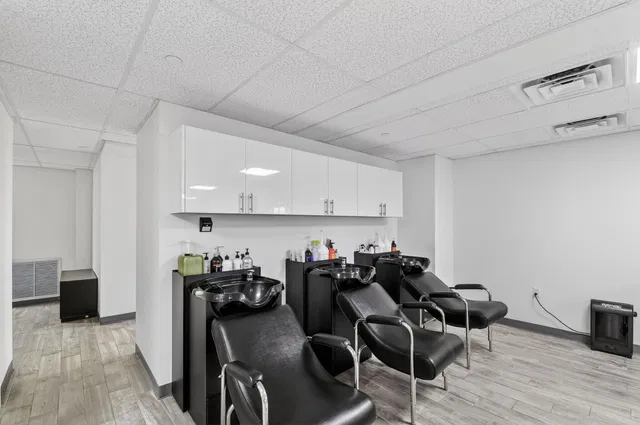 Unit 102 photo 12