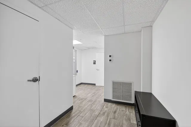 Unit 102 photo 18
