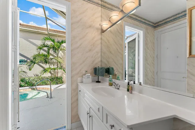 Jupiter Hills Residence photo 32