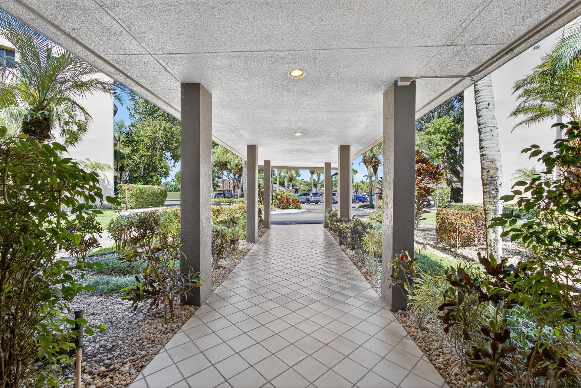 Unit 104 photo 6