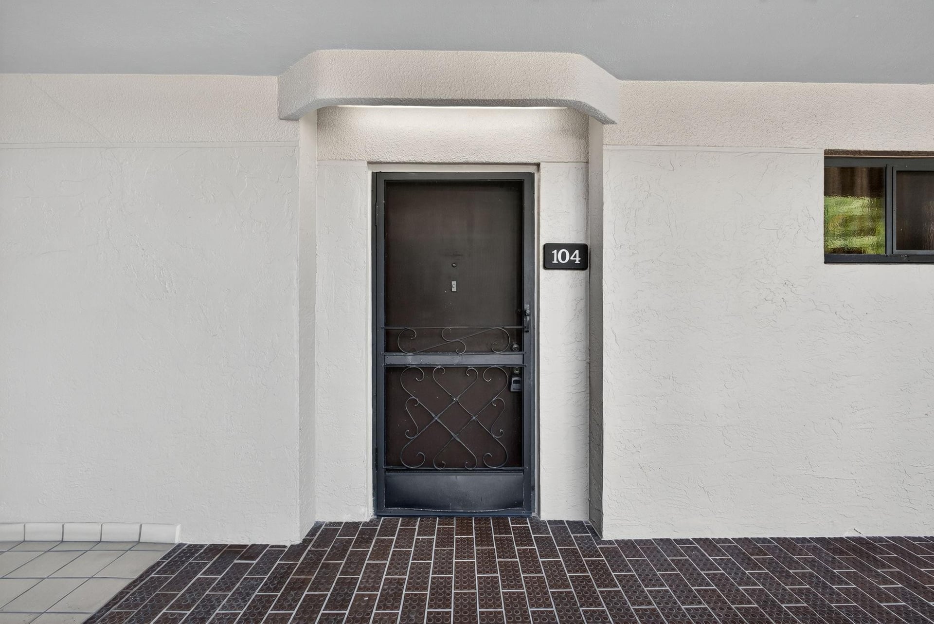 Unit 104 photo 9