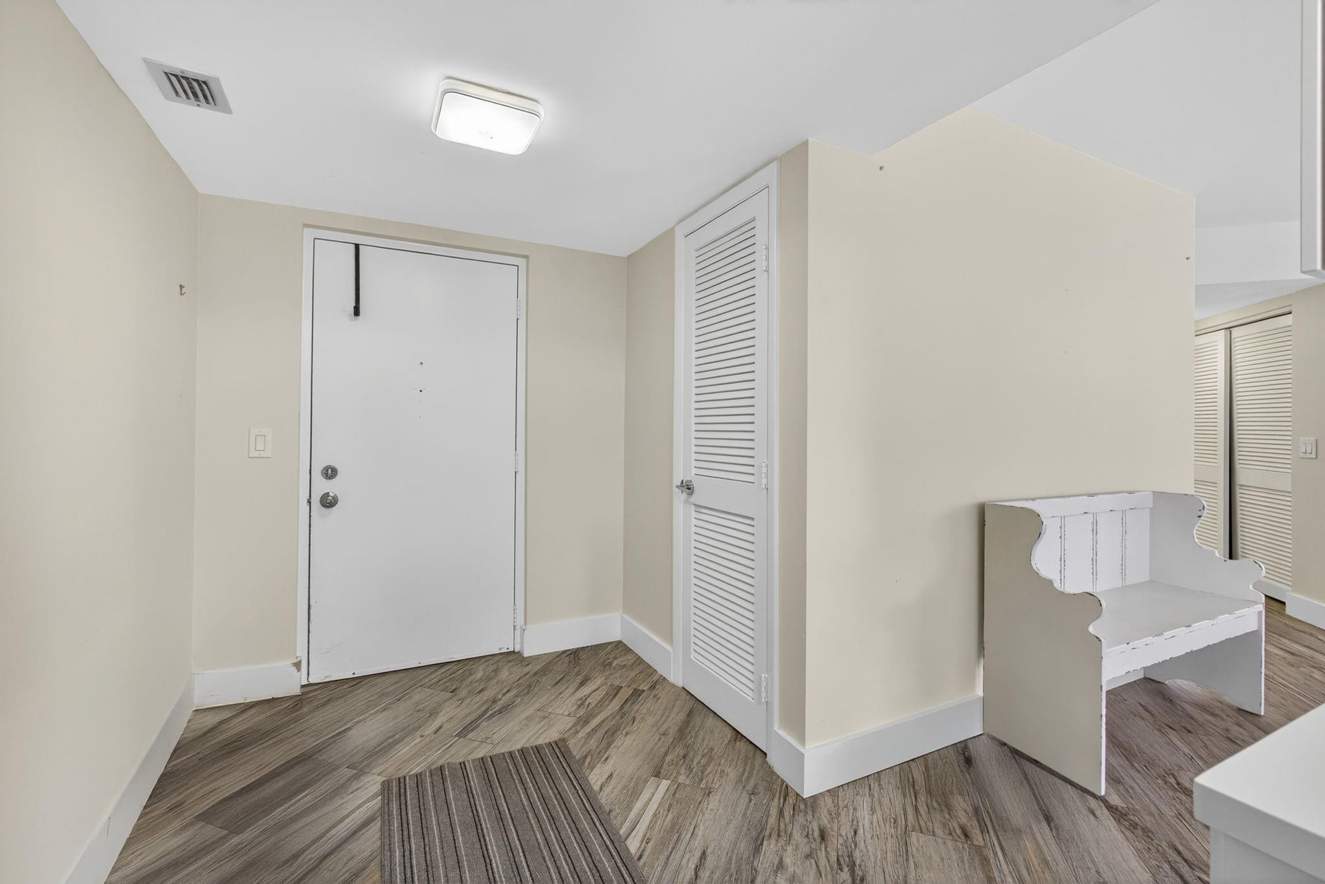 Unit 104 photo 11