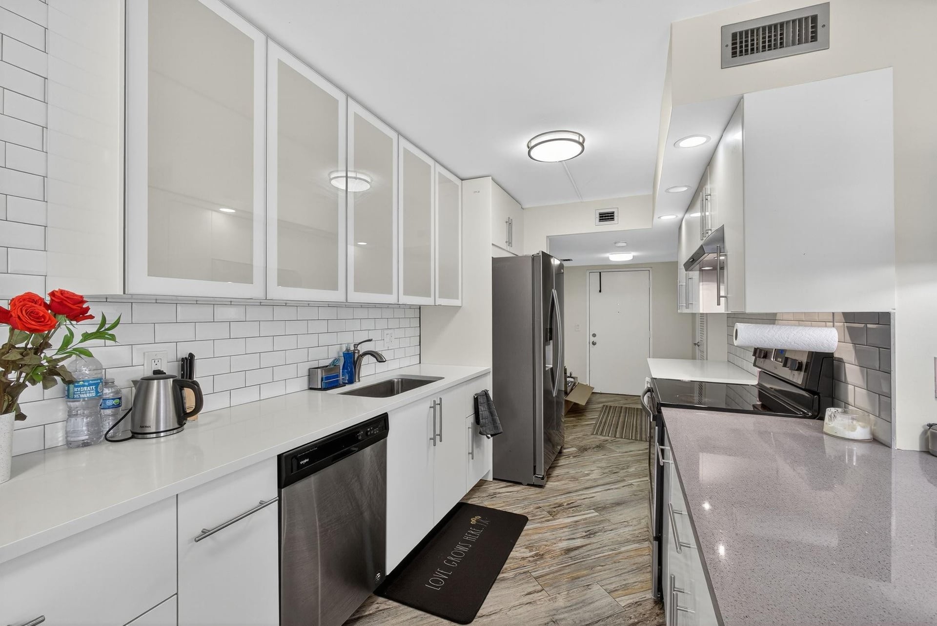Unit 104 photo 17
