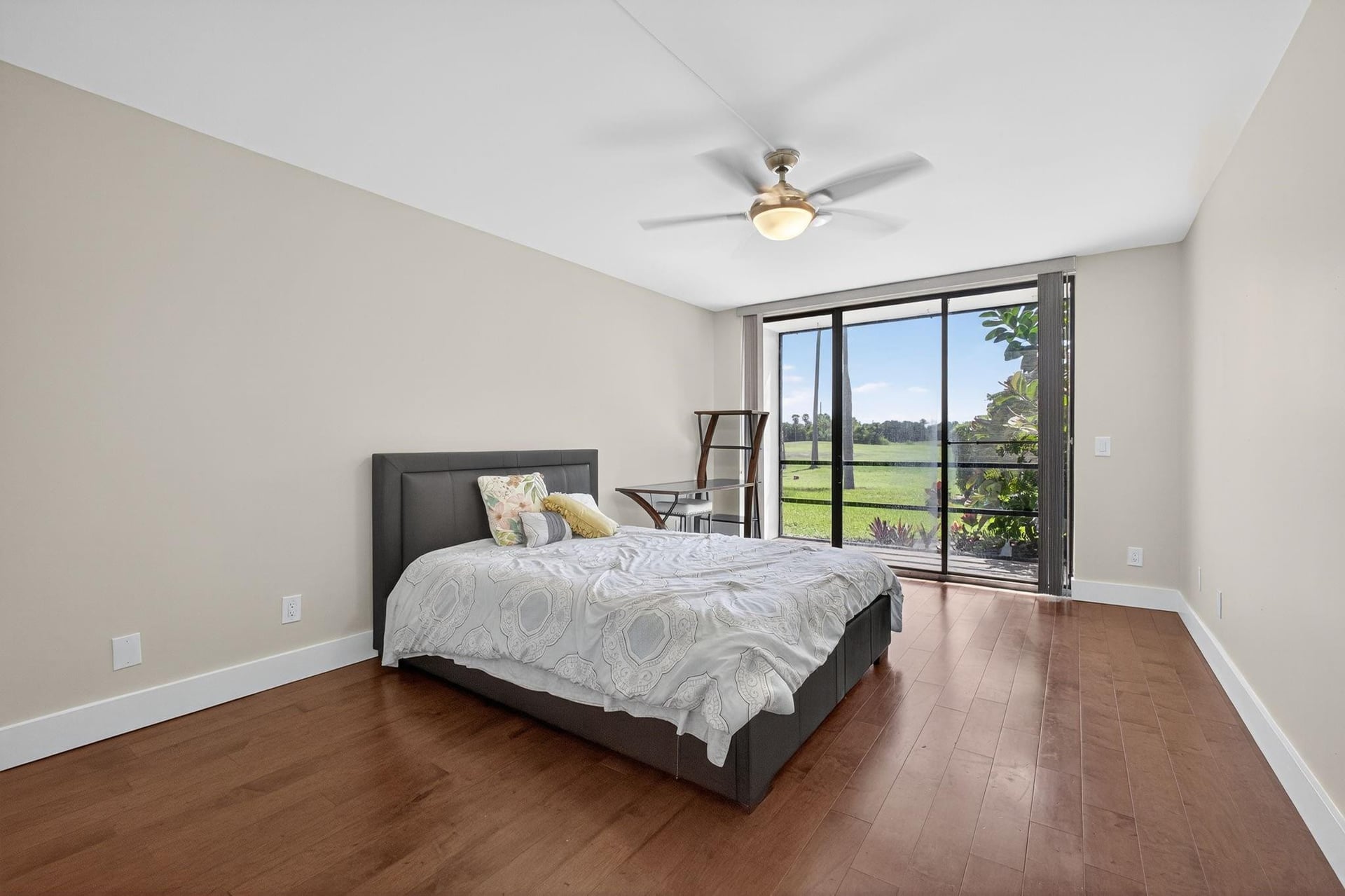 Unit 104 photo 32