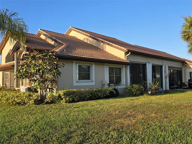 Unit 8241 photo 3