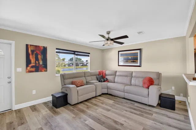 Residence photo 9