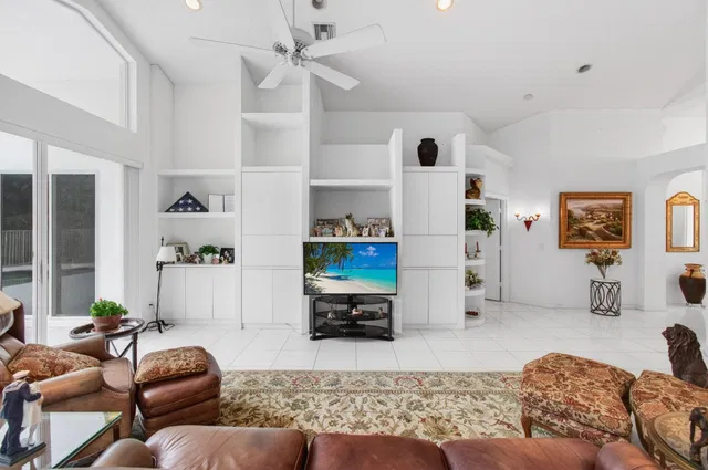 Residence photo 18