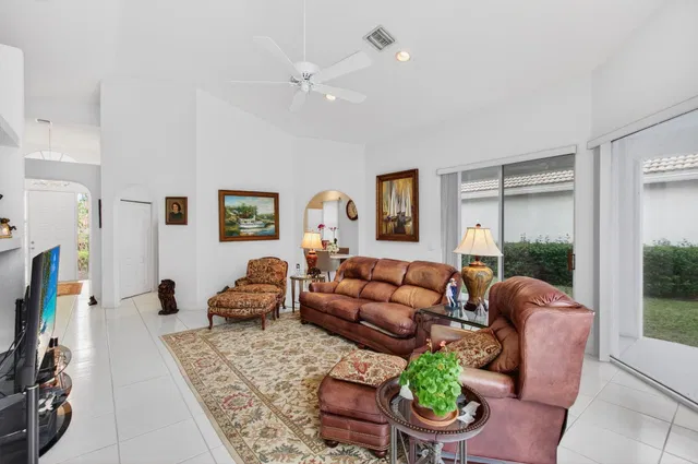Residence photo 19