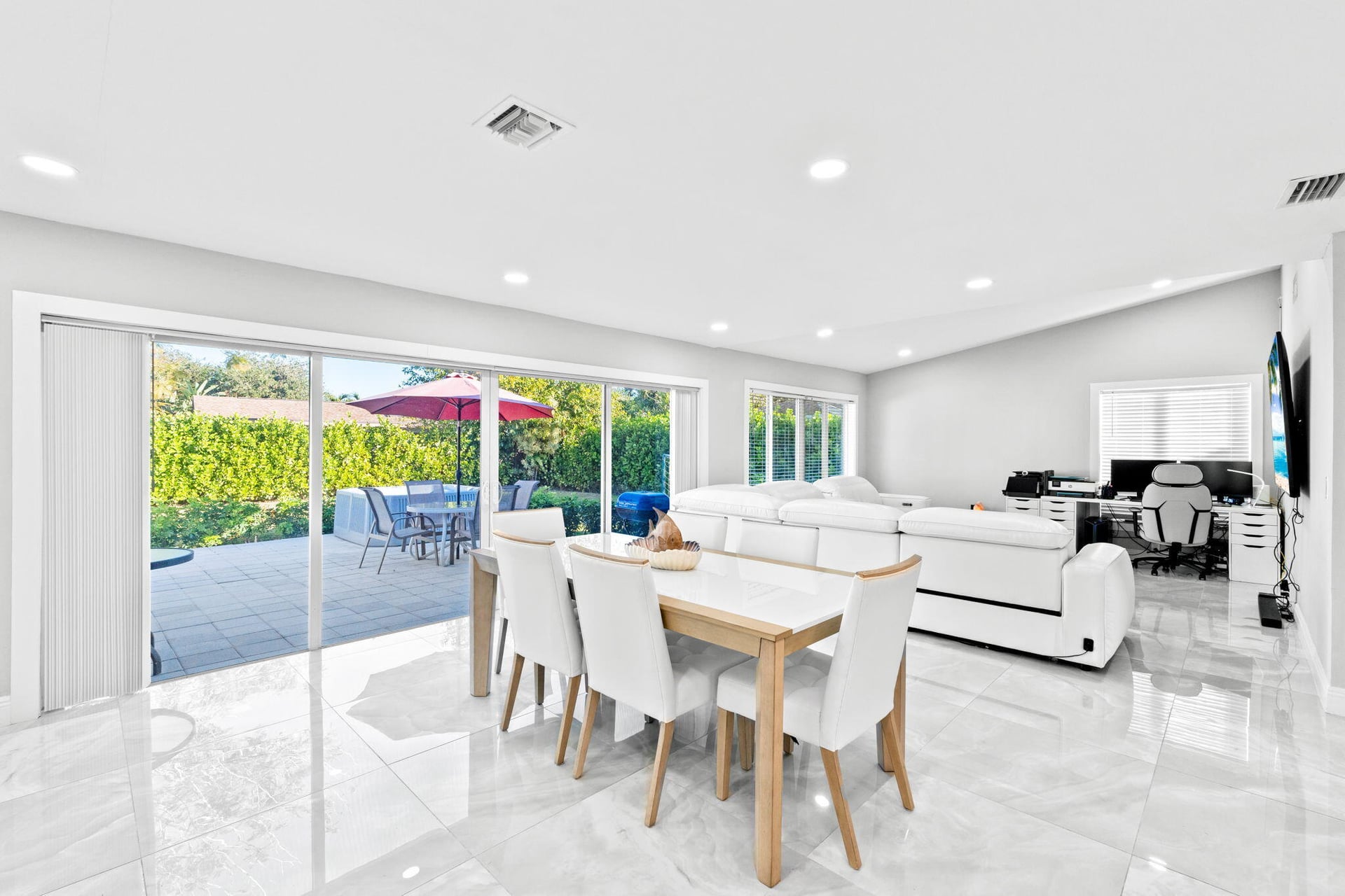  Residence photo 6