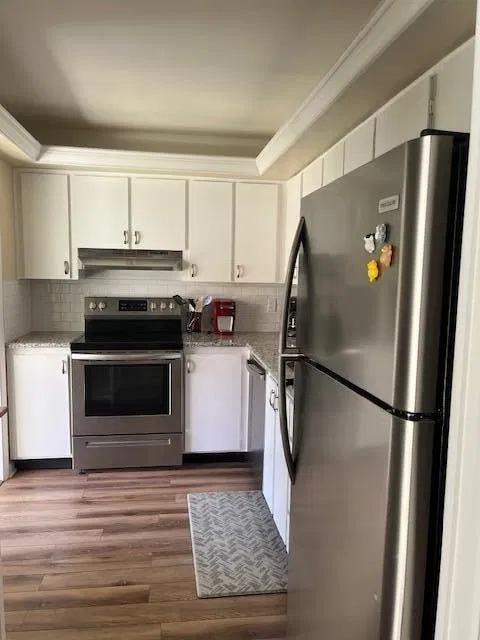 Unit 305 photo 8